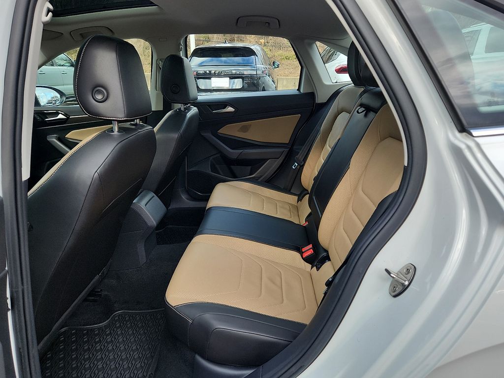 Thumbnail: 2019 Volkswagen Jetta - 10