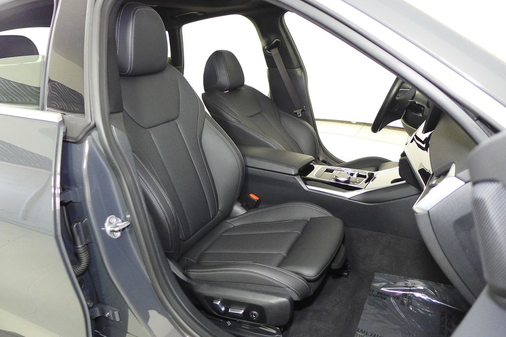 Thumbnail: 2024 BMW i4 - 19