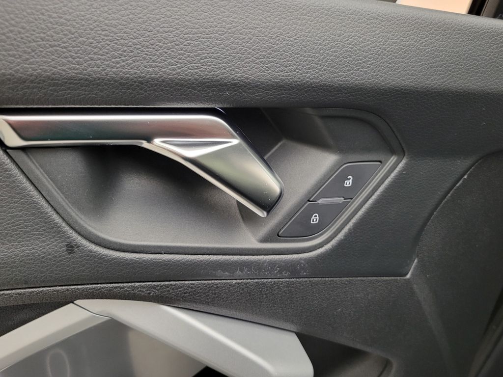 Thumbnail: 2023 Audi Q3 - 28