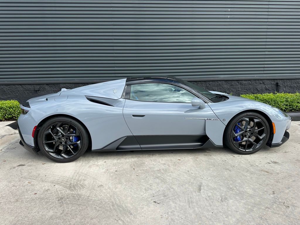 Thumbnail: 2023 Maserati MC20 - 10