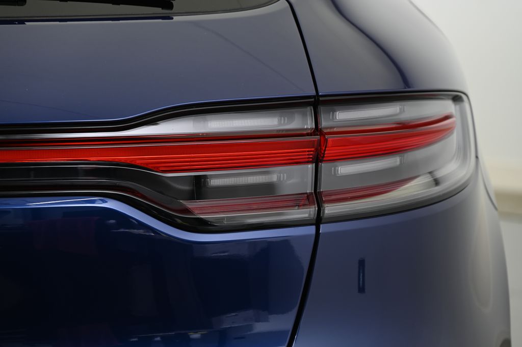 Thumbnail: 2025 Porsche Macan - 14