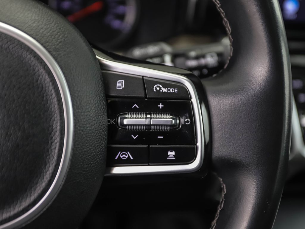 Thumbnail: 2022 Kia Sorento - 13