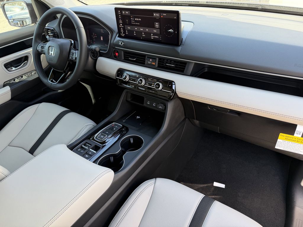 new 2026 Honda Pilot car, priced at $44,107