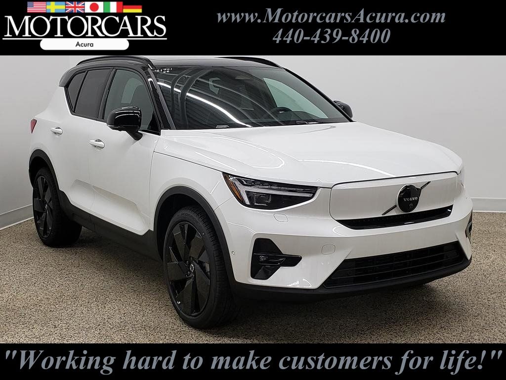 Crystal White Pearl 2026 Volvo EX40 SUV / Crossover All-Wheel Drive 1-Speed Automatic