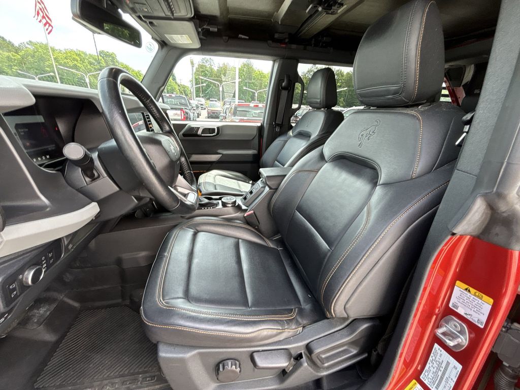 Used 2022 Chili Pepper Red Ford Badlands image 13