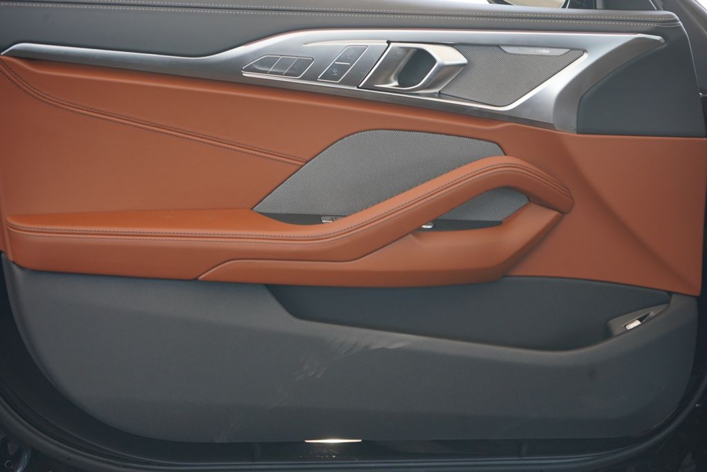 2025 BMW 8 Series  9