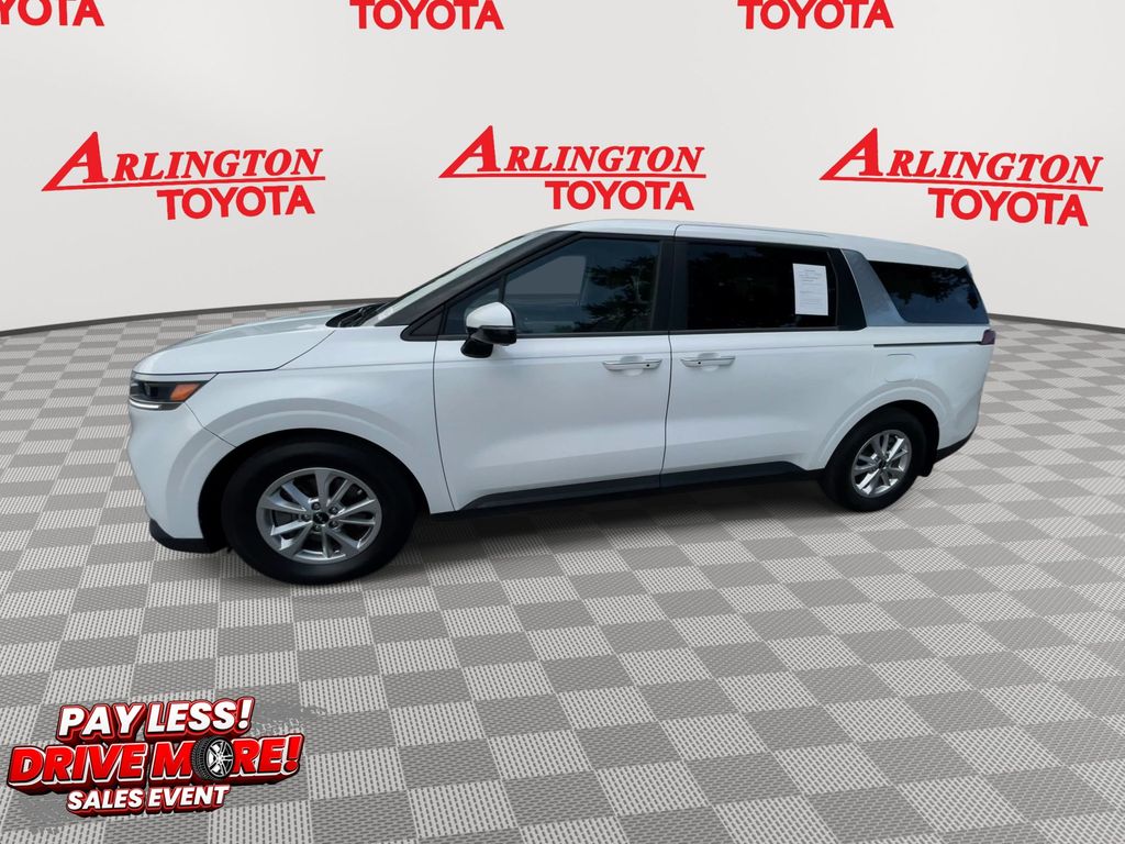 Used 2024 Kia Carnival Van