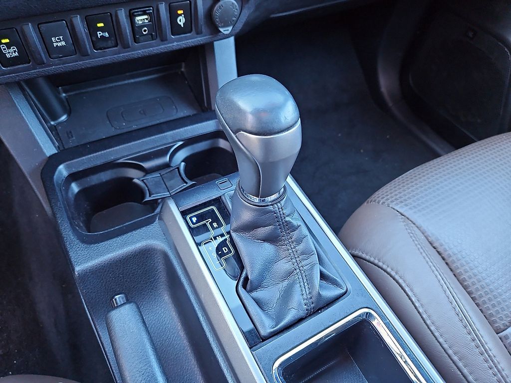 Thumbnail: 2017 Toyota Tacoma - 18