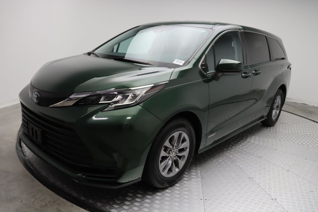 2021 Toyota Sienna LE -
                West Palm Beach, FL