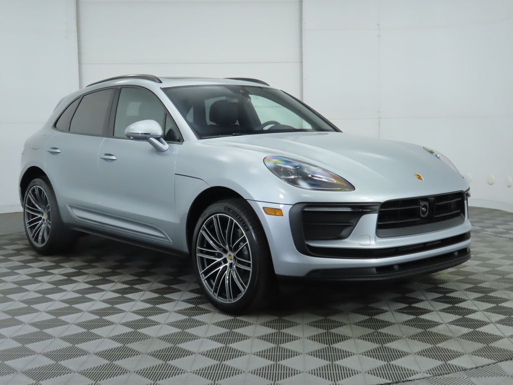 Thumbnail: 2025 Porsche Macan - 9