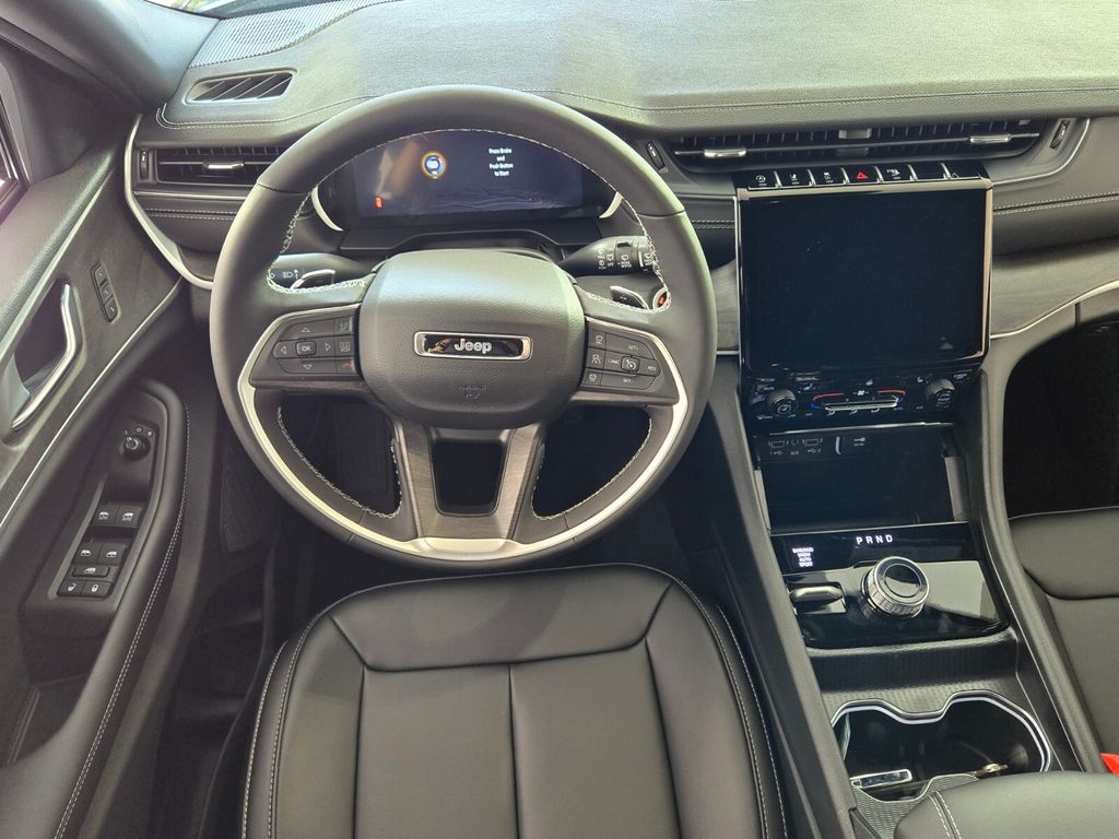 new 2025 Jeep Grand Cherokee car, priced at $38,985