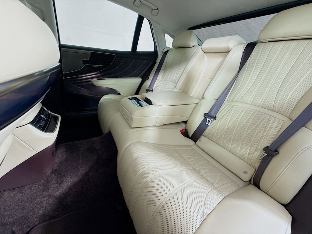 Thumbnail: 2020 Lexus LS - 25