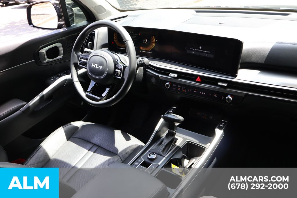 Used 2025 Black Kia S image 23