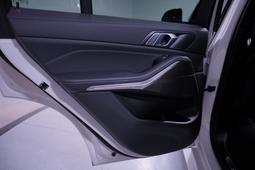 Thumbnail: 2023 BMW X5 - 15