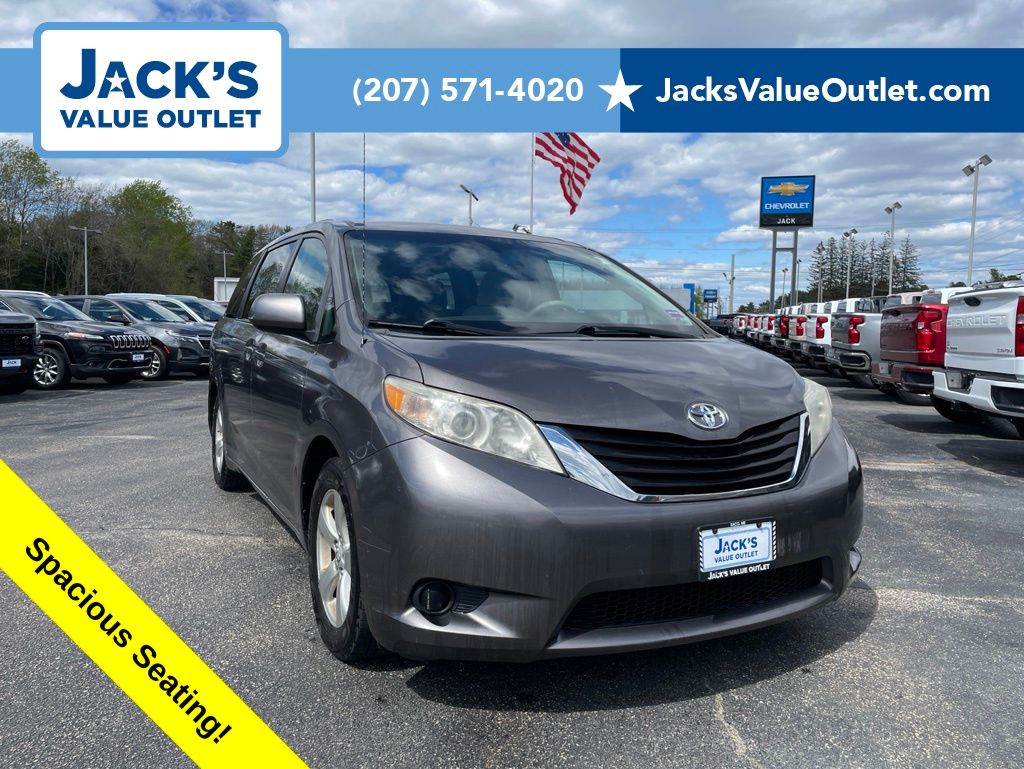 2011 Toyota Sienna 7-Passenger V6 FWD