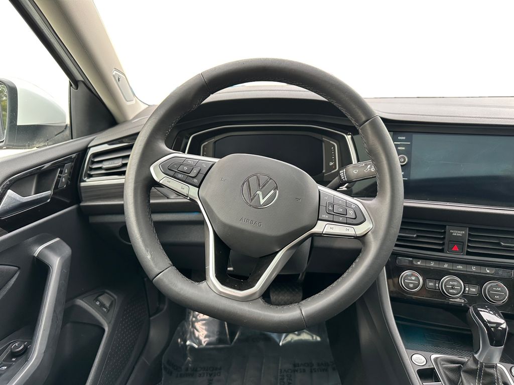 2024 Volkswagen Jetta 1.5T SEL photo