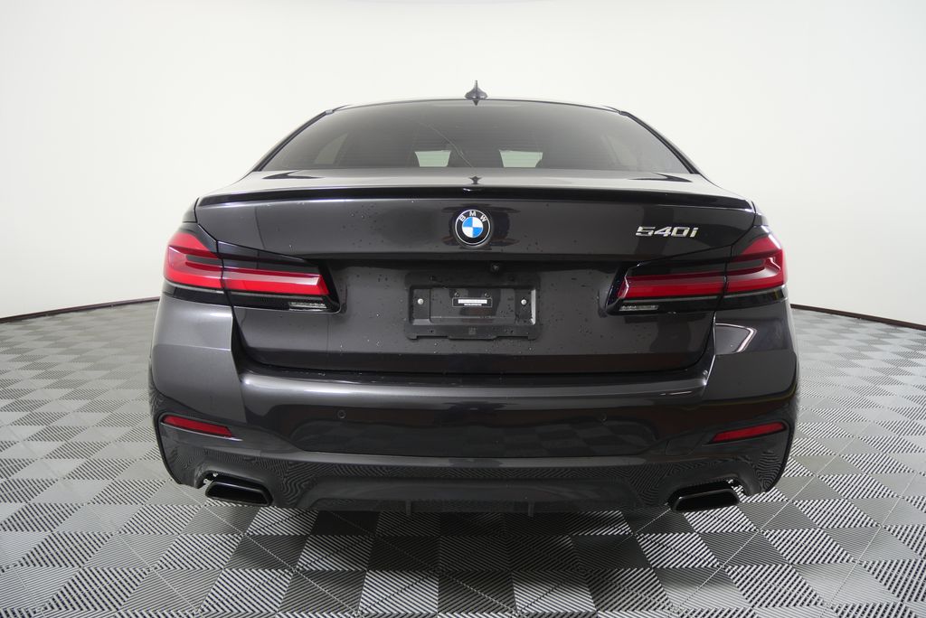 Thumbnail: 2023 BMW 5 Series - 4