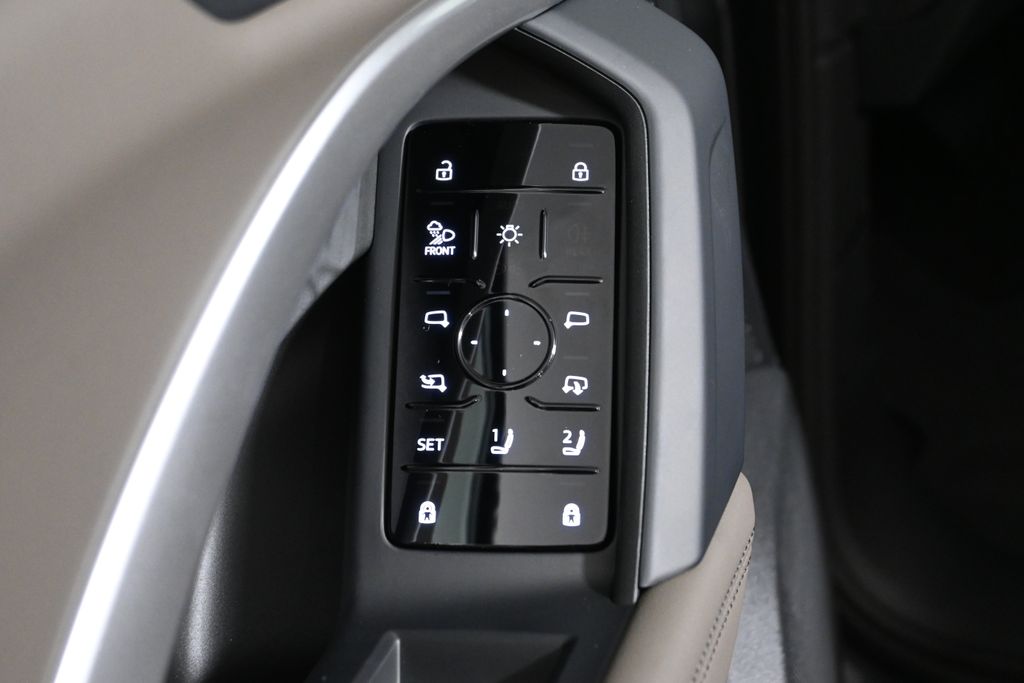 Thumbnail: 2025 Audi Q5 - 24