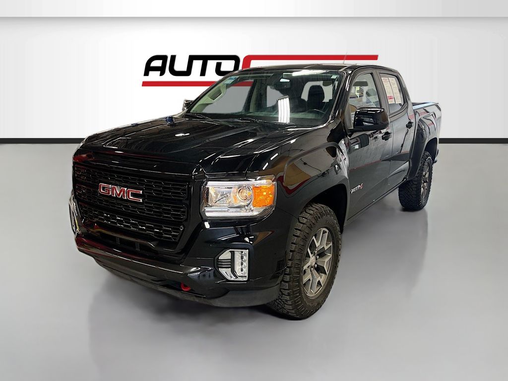 Used 2022 Onyx Black GMC AT4 w/Cloth image 3