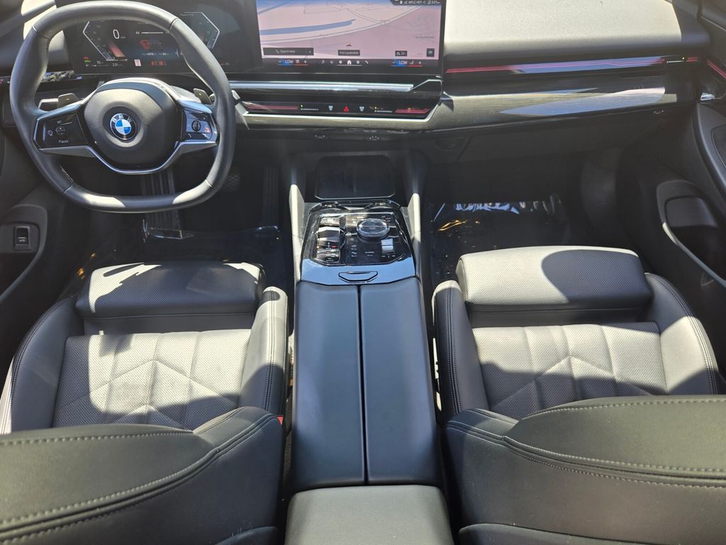 2025 BMW 530i - $34,685