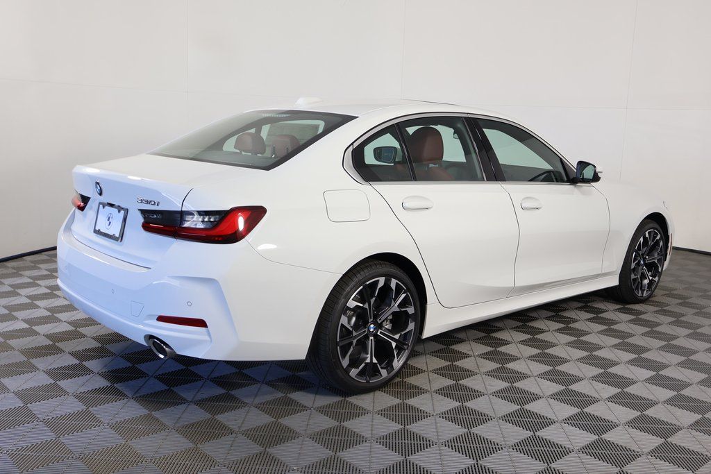 Thumbnail: 2026 BMW 3 Series - 2