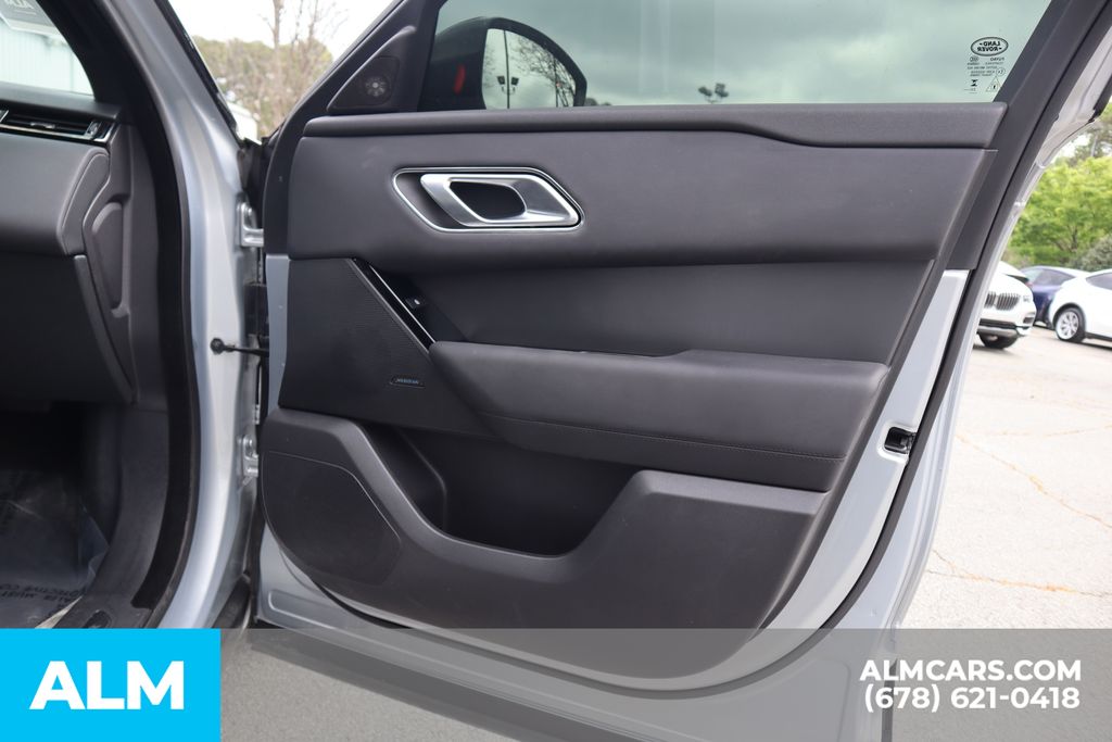 Used 2024 Silver Land Rover Dynamic SE image 27