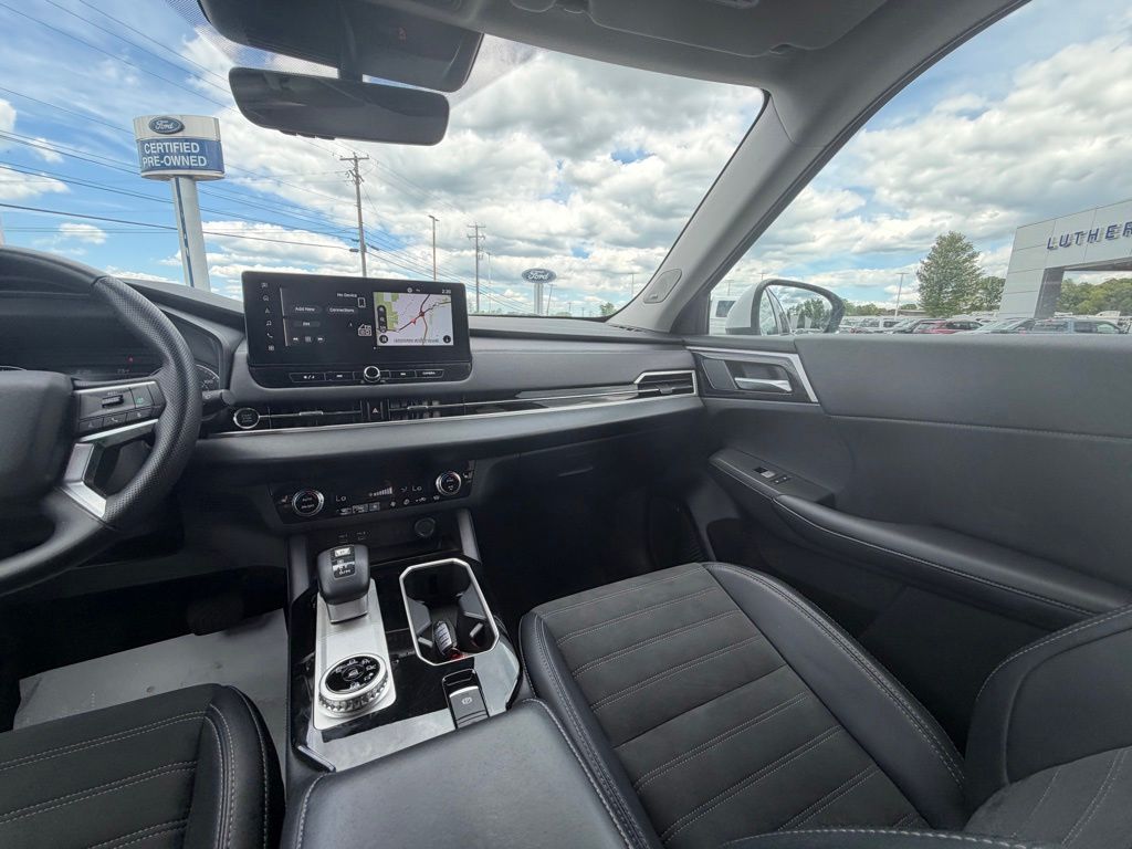 2025 Mitsubishi Outlander SE Silver at South Hills Kia