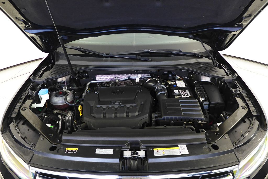 Thumbnail: 2022 Volkswagen Tiguan - 6
