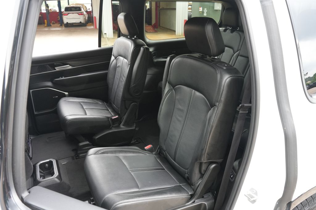 2024 Jeep Wagoneer Series III White at River Oaks CDJR