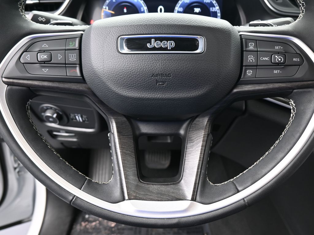 Used 2024 Bright White Clearcoat Jeep Limited image 33