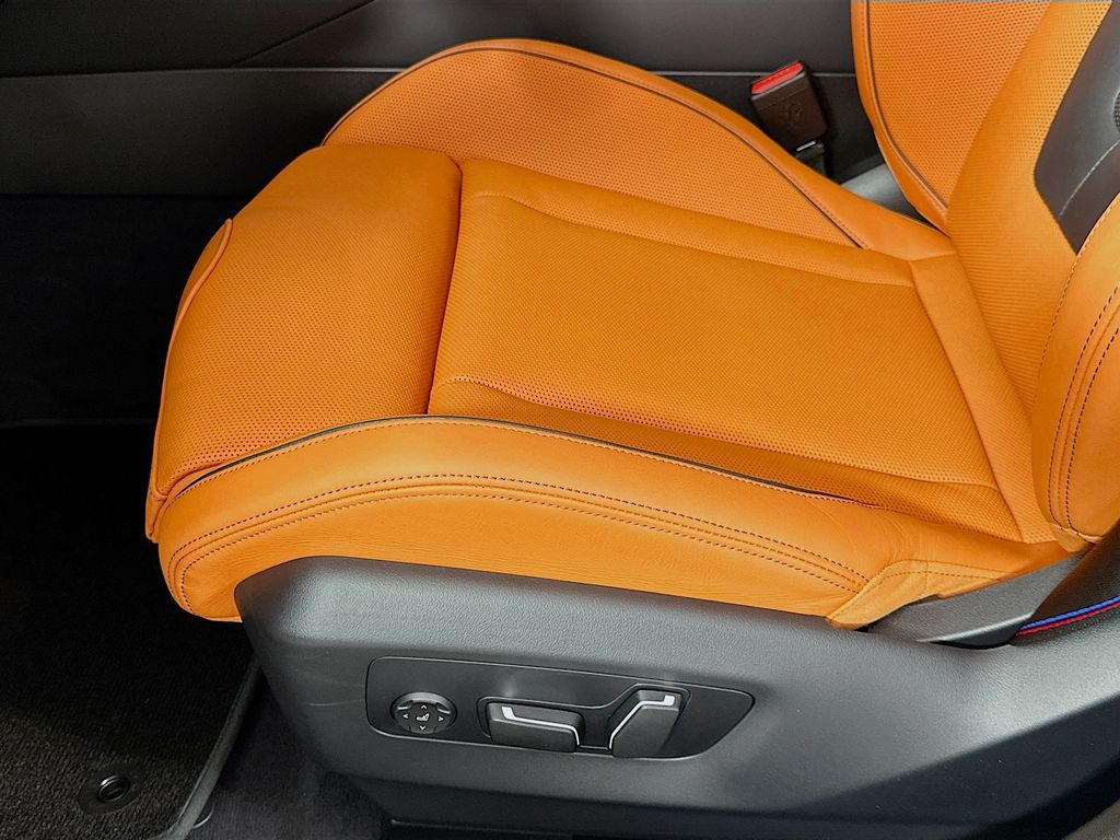 Thumbnail: 2026 BMW M5 - 21