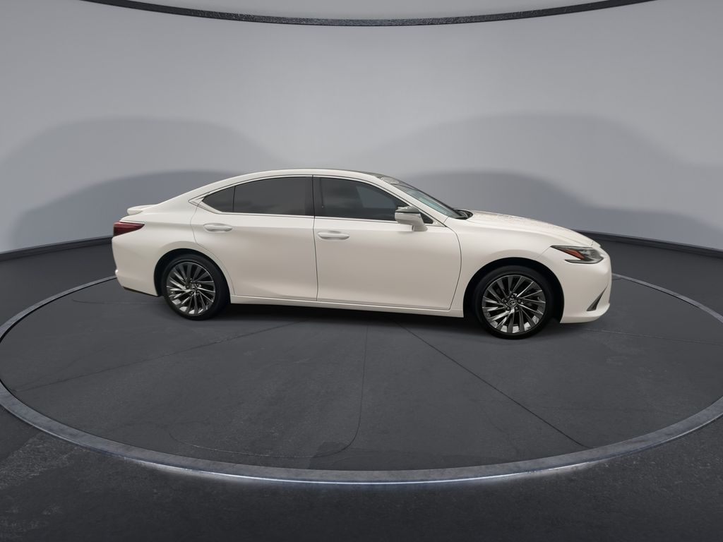 Thumbnail: 2024 Lexus ES - 2