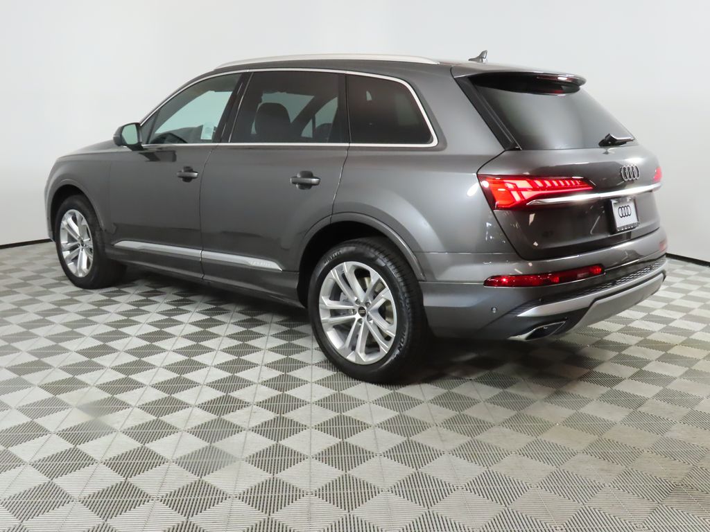 2025 Audi Q7  3