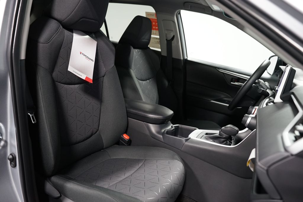 Thumbnail: 2025 Toyota RAV4 - 28