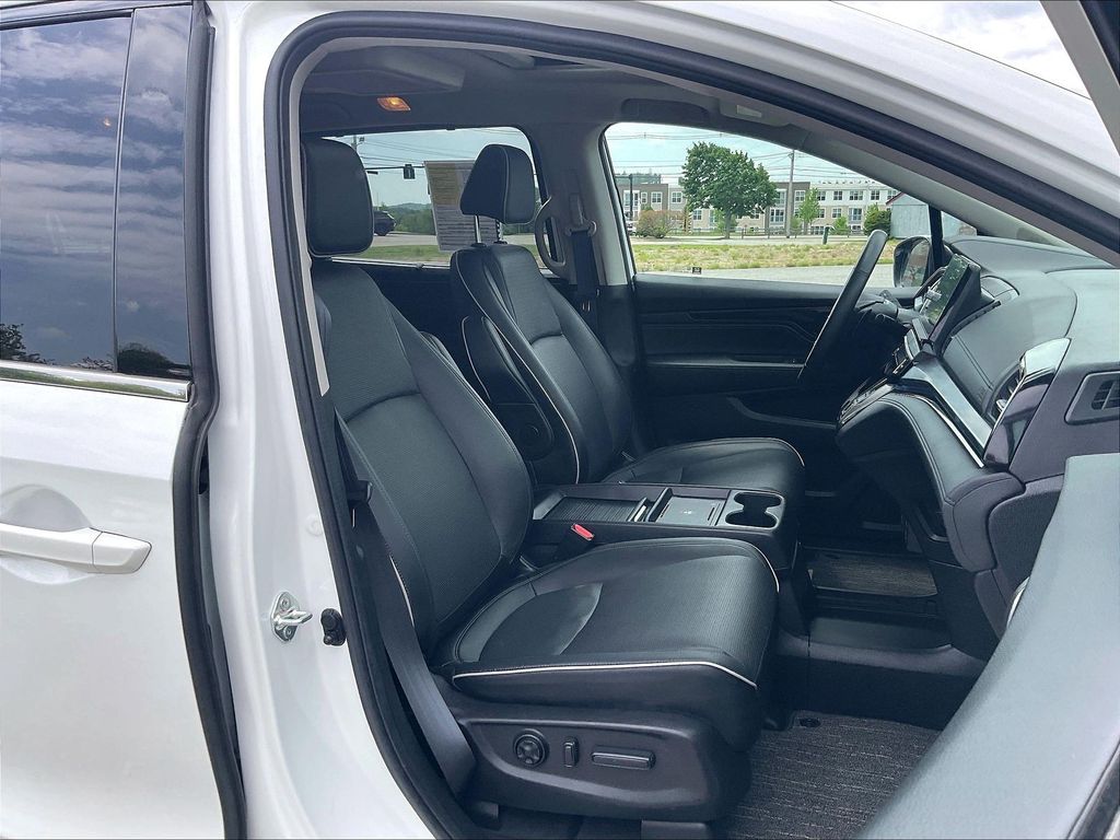 2025 Honda Odyssey — photo 11