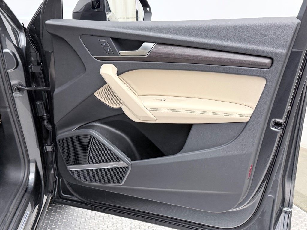 Thumbnail: 2022 Audi Q5 - 21