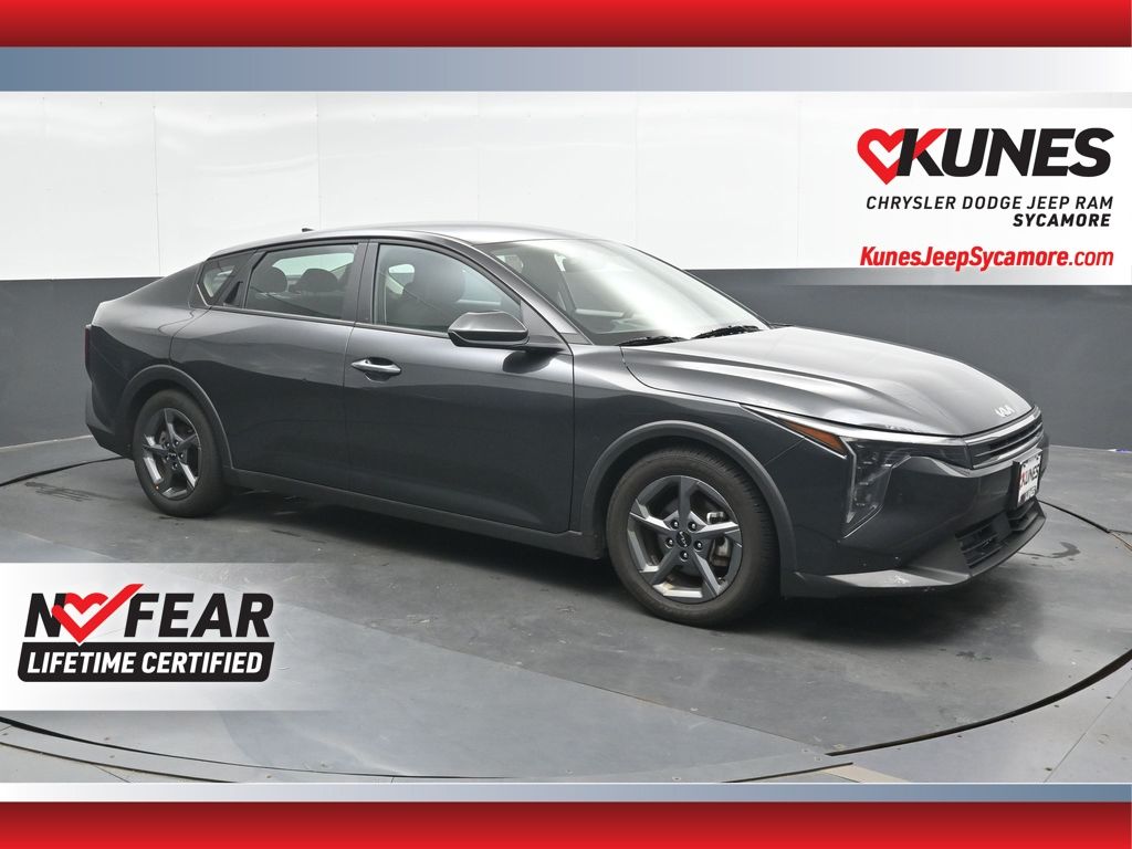 Interstellar Gray 2025 Kia K4 Sedan Front-Wheel Drive Continuously Variable Transmission
