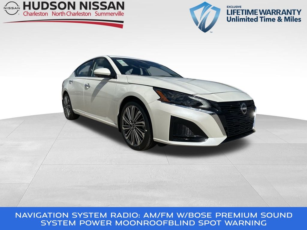 2025 Pearl White Tricoat Nissan Altima 2.5 SL Sedan