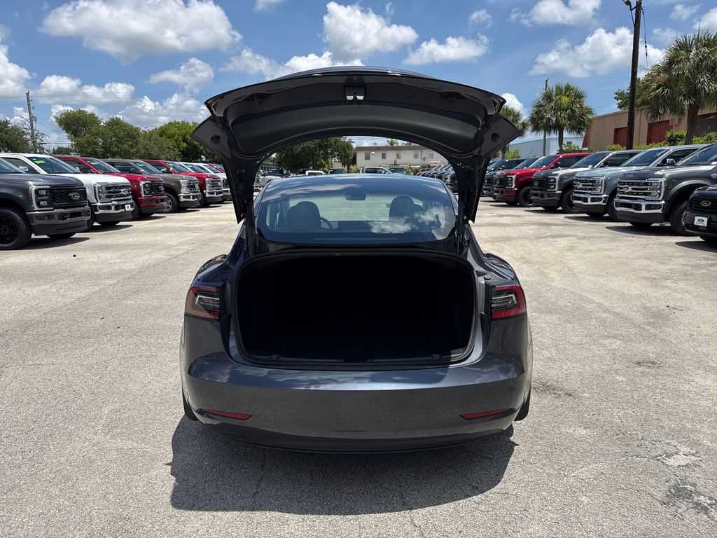 Used 2022  Tesla Long Range image 26