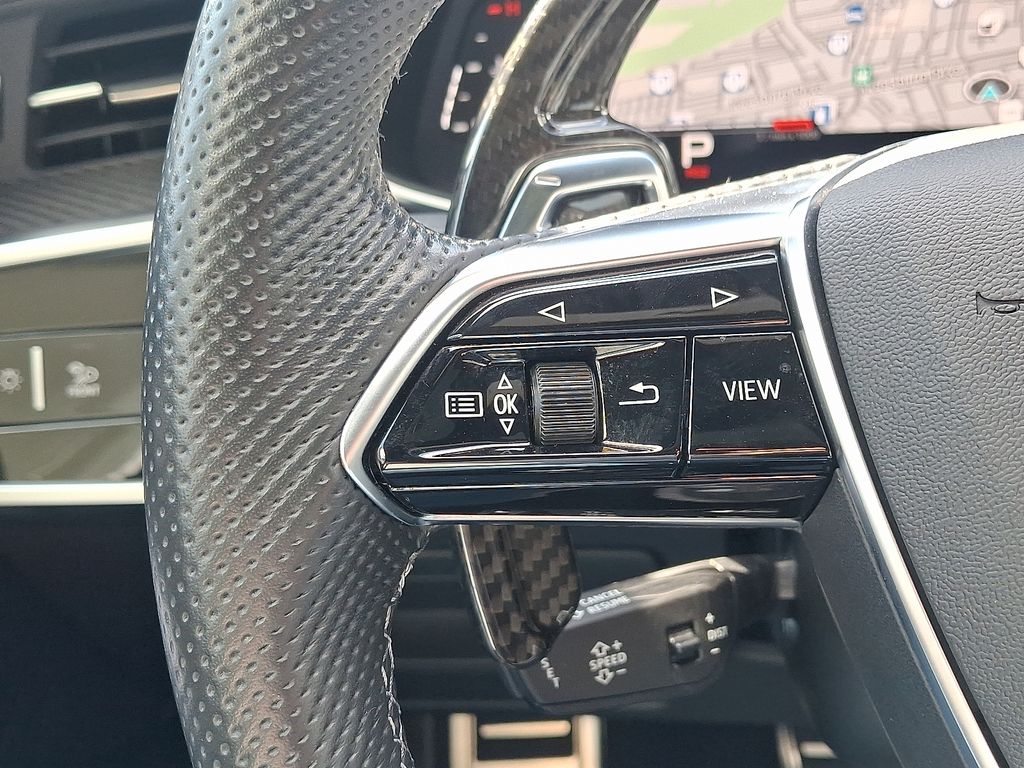 Thumbnail: 2021 Audi RS 6 - 22