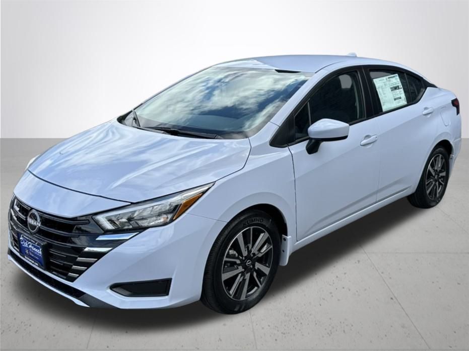 2025 Nissan Versa 1.6 SV photo 2