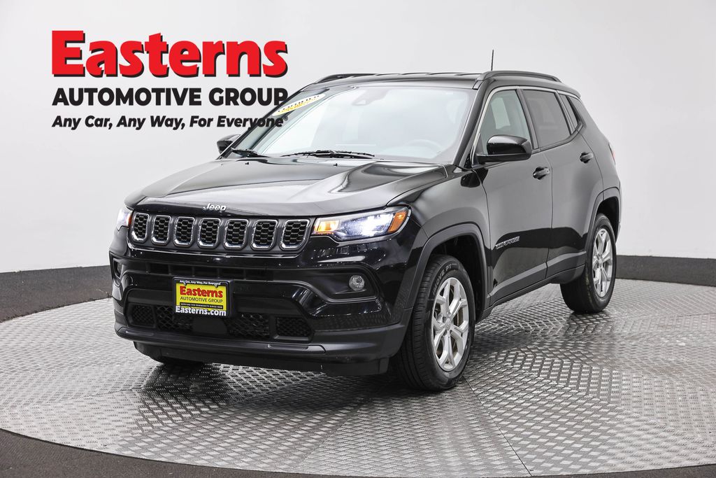 2024 Jeep Compass Negro (Diamond Black Crystal Pearlcoat) SUV/Crossover Todo terreno 8 velocidades Automática