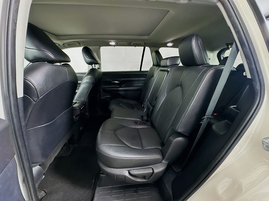 Thumbnail: 2024 Toyota Grand Highlander - 25