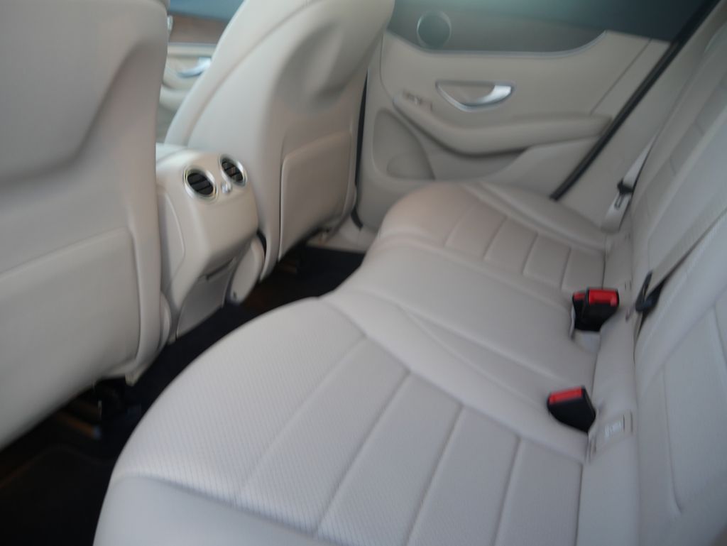 Thumbnail: 2023 Mercedes-Benz GLC - 22