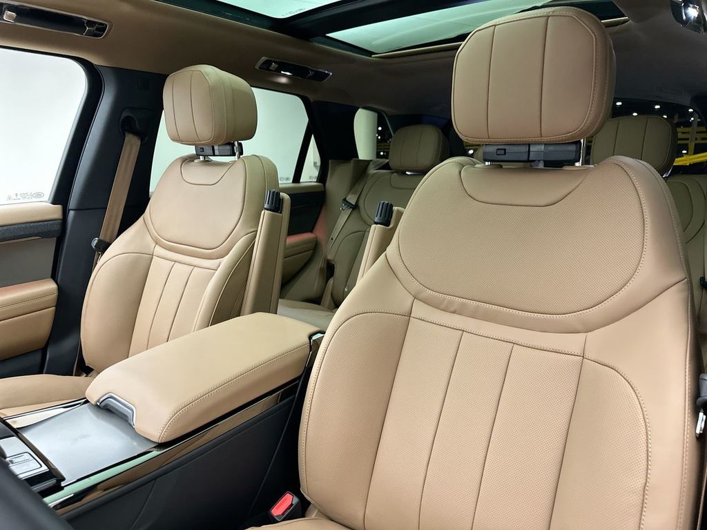 Thumbnail: 2026 Land Rover Range Rover Sport - 18