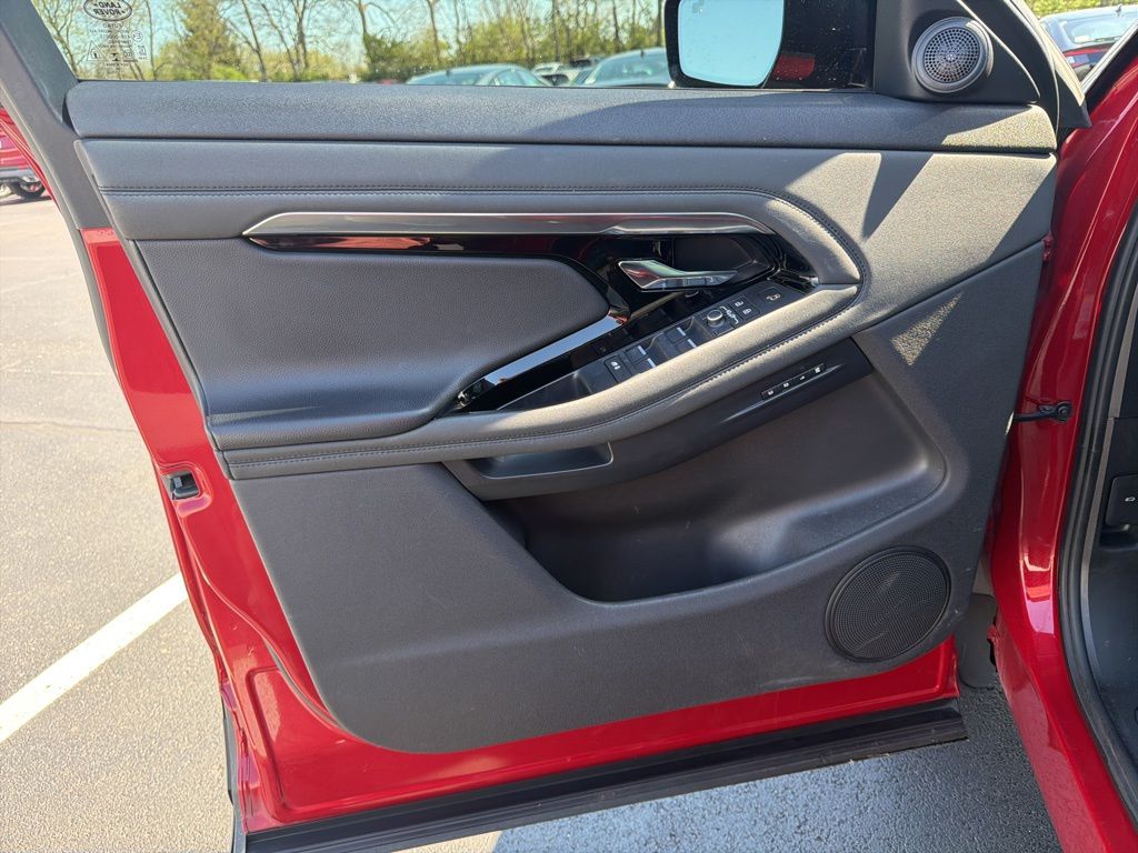 Thumbnail: 2021 Land Rover Range Rover Evoque - 18