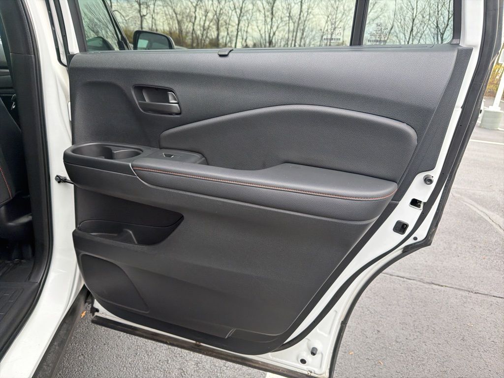 Thumbnail: 2023 Honda Passport - 25