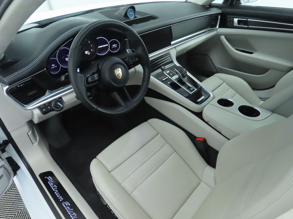 Thumbnail: 2022 Porsche Panamera - 9