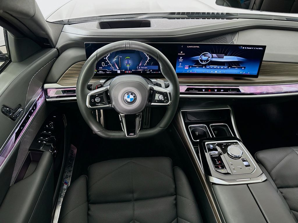 Thumbnail: 2023 BMW 7 Series - 22