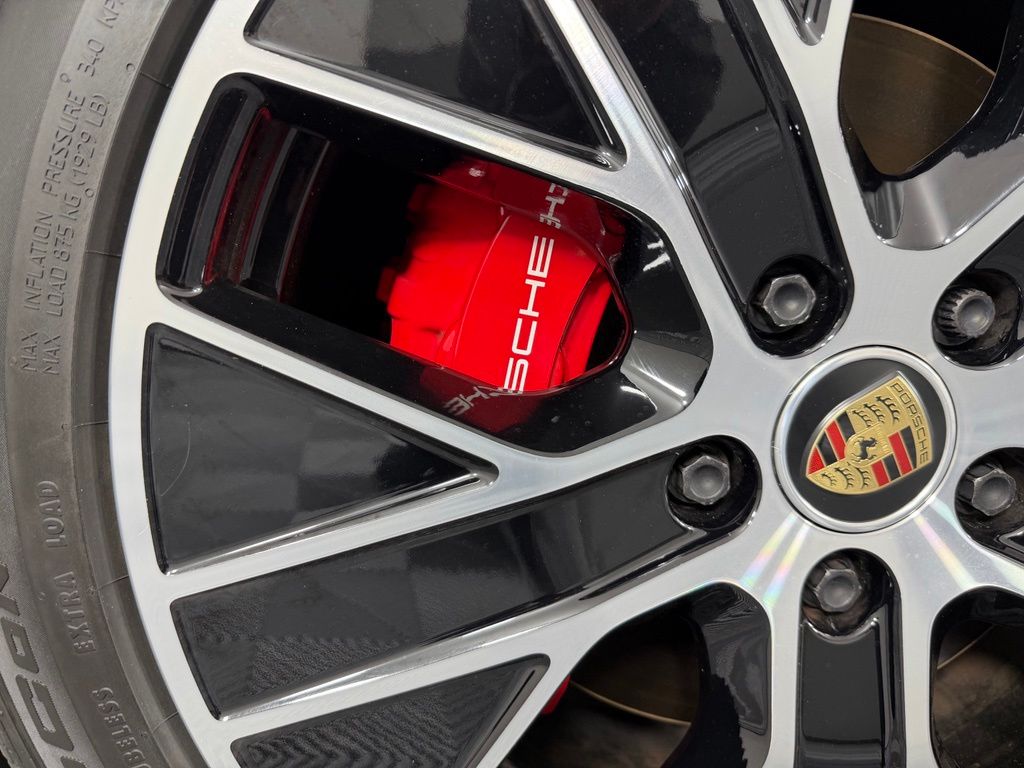 Thumbnail: 2021 Porsche Taycan - 16
